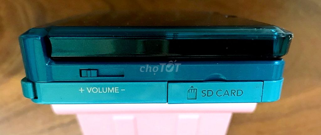 Nitendo 3DS còn rất mới, có kèm thẻ SD 2G