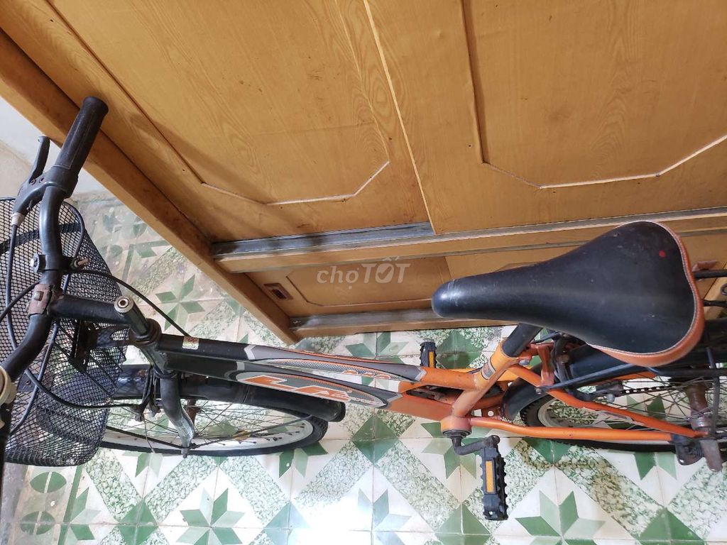 Xe đạp Thái Lan LA Sporty 240 gắn thêm rổ, chuông. Mua bán Xe đạp tại Huyện Nhà Bè Tp Hồ Chí Minh được đăng bởi Trân hình 4