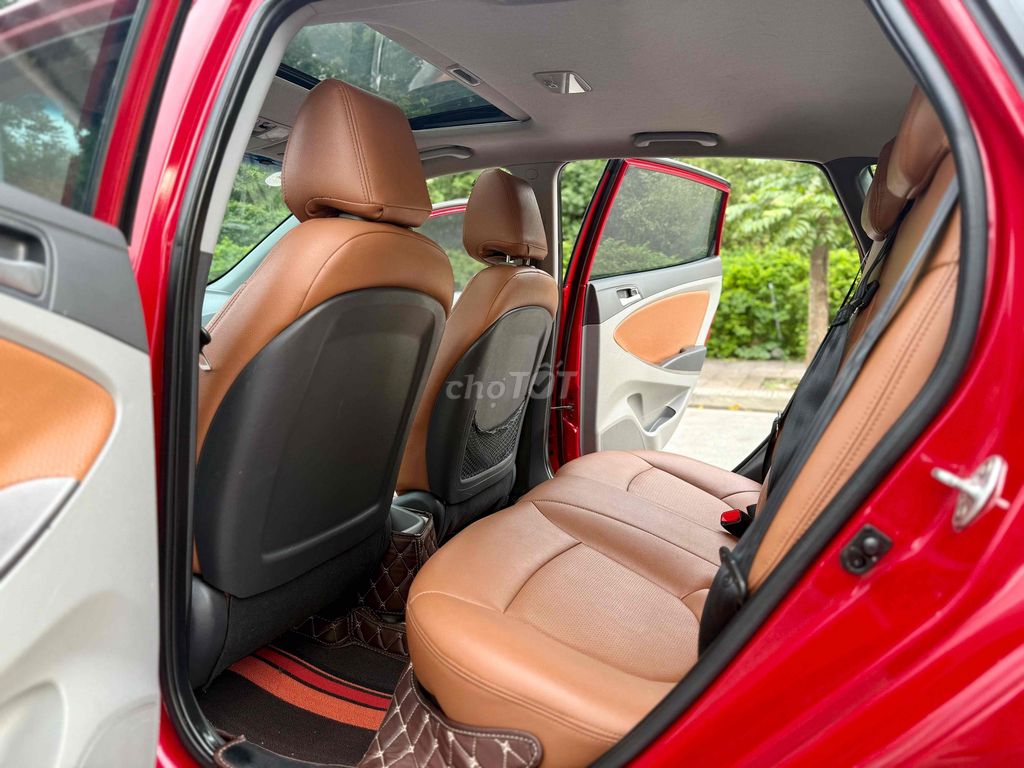 Hyundai Accent 2016 1.4 AT Hatchback - 11000 km. Mua bán Ô tô tại Quận Long Biên Hà Nội được đăng bởi Thế Anh hình 10