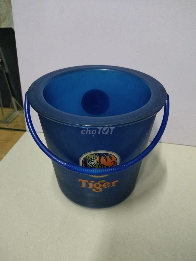 Xô đá Tiger dày, giữ nhiệt tốt. Mua bán Dụng cụ nhà bếp tại Quận 1 Tp Hồ Chí Minh được đăng bởi Tuấn  hình 1