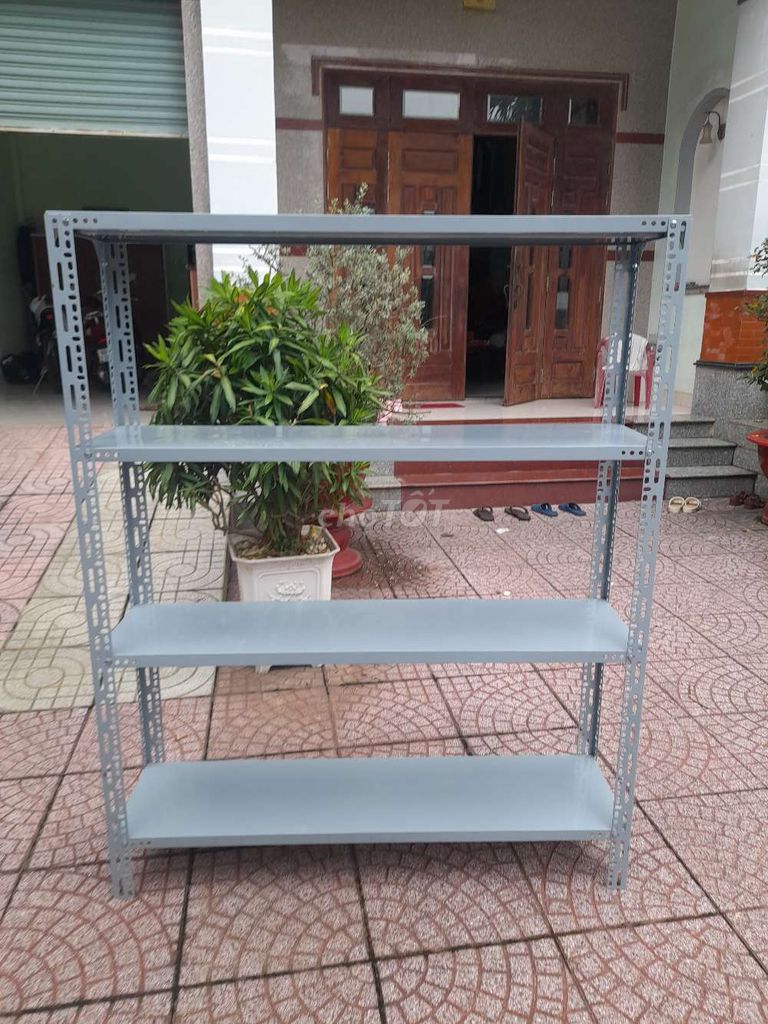 Kệ sắt V lỗ Xám ghi 1m5x1m 4 tầng. Mua bán Tủ, kệ gia đình tại Quận 7 Tp Hồ Chí Minh được đăng bởi Thu Hoàng hình 1
