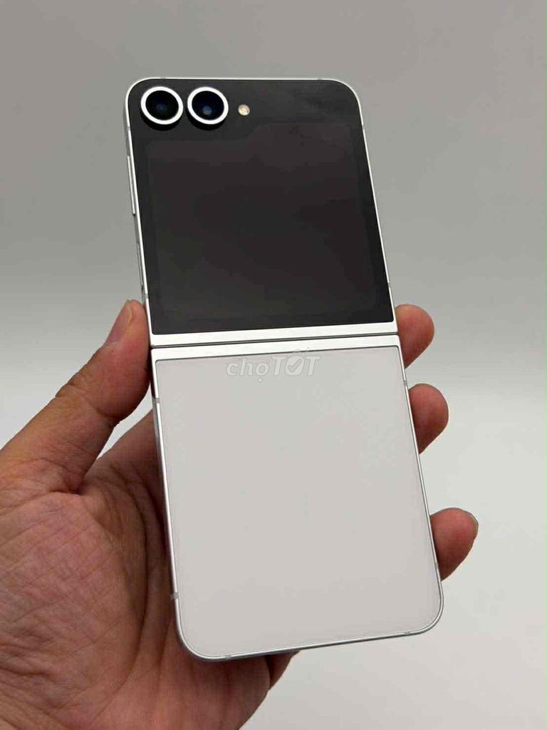 Samsung Zflip 6 256G Bạc Việt Nam. Mua bán Điện thoại tại Quận Gò Vấp Tp Hồ Chí Minh được đăng bởi Ka Ran hình 1
