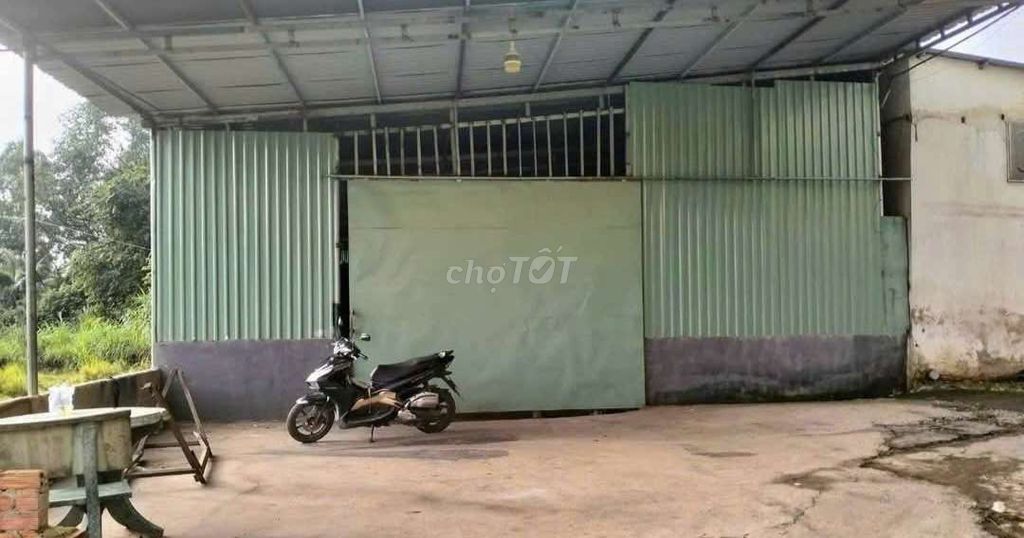Kho Xưởng TPK 300m/10tr Có điện 3 pha