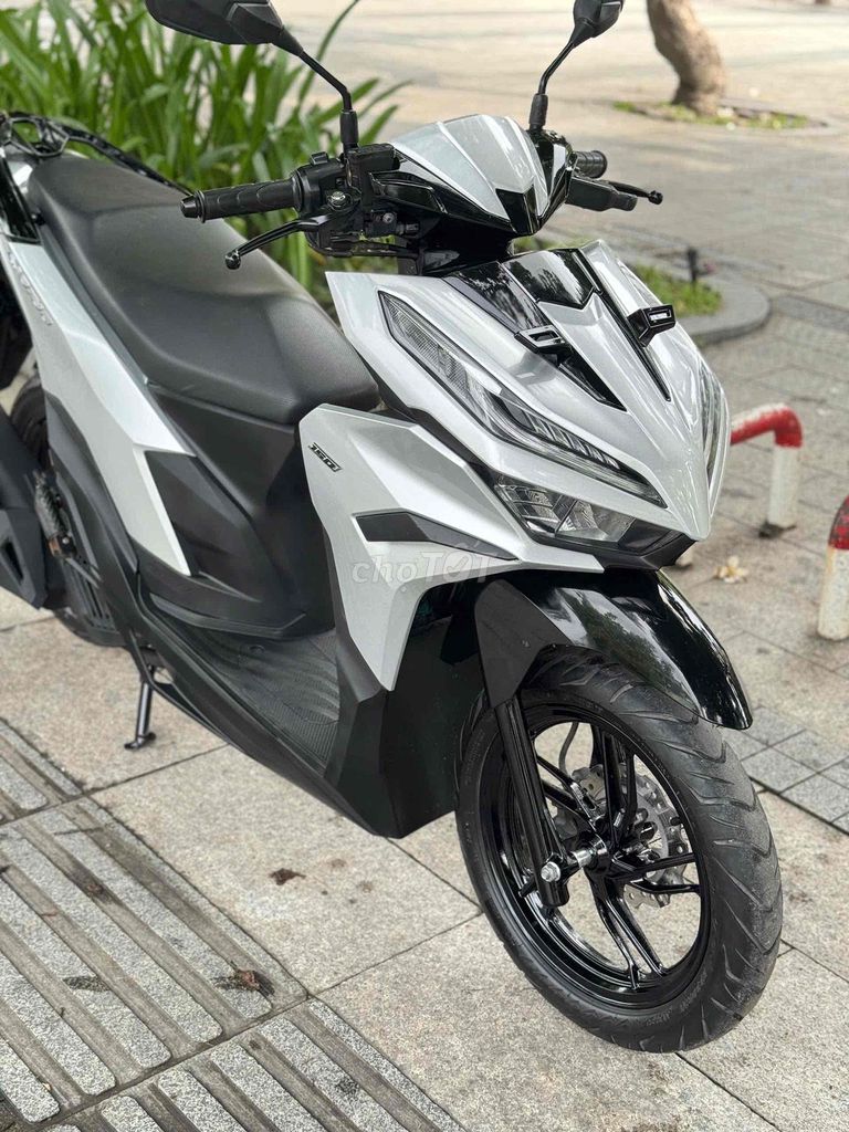 Honda Vario 125 Smartkey 2024 Сребро Индонезия ПТС