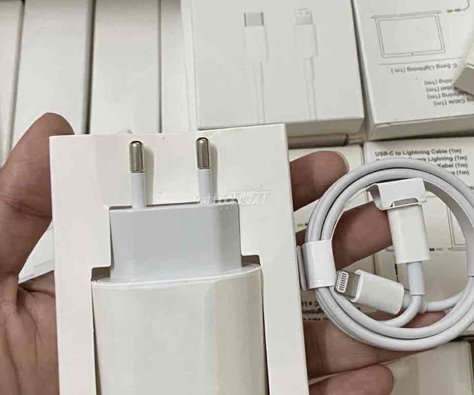 Bộ sạc iPhone 20W USB-C Trắng. Mua bán Phụ kiện (Màn hình, Chuột...) tại Quận Cẩm Lệ Đà Nẵng được đăng bởi Nguyễn Lê hình 1