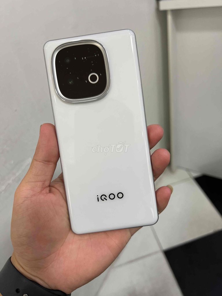 Vivo iQOO Z10 Turbo Plus 256GB Trắng. Mua bán Điện thoại tại Quận Đống Đa Hà Nội được đăng bởi iClean Shop Văn hình 1