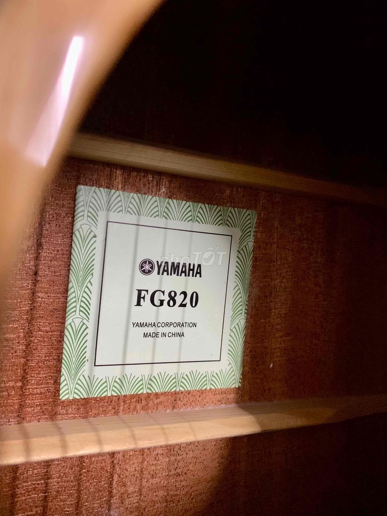 BÁN ĐÀN GUITAR YAMAHA FG820 TẠI TPHCM