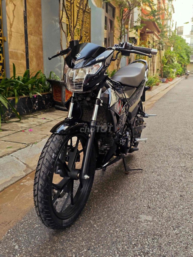 Suzuki Satria F150 FI xe Hải quan mới CÓ trả góp. Mua bán Xe máy tại Quận Cầu Giấy Hà Nội được đăng bởi Tong motor xe may hình 4