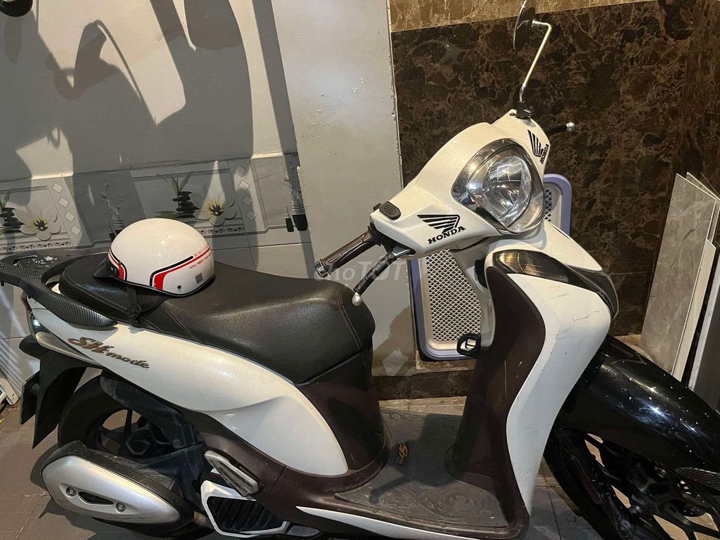 Модель Хонда SH 2019, белая, 32 000 км
