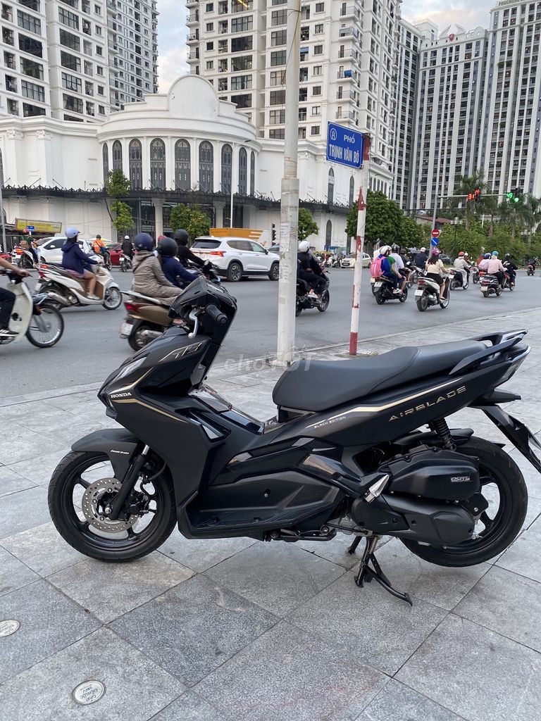 Airblade đen nhám 2023, đi chuẩn 800km, chính chủ. Mua bán Xe máy tại Quận Nam Từ Liêm Hà Nội được đăng bởi Thảo hình 3