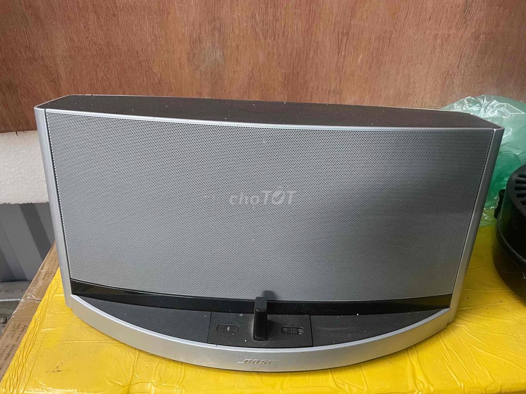 Loa Bosse SoundDock 10 Bluetooth sách tay Nhật về.