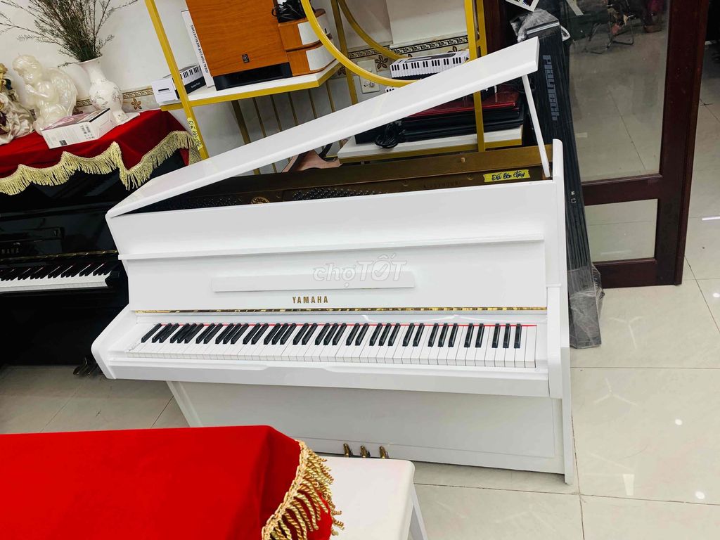 piano cơ Yamaha m1