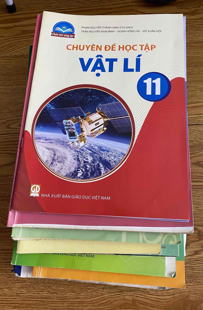 Sách giáo khoa A1 lớp 11. Mua bán Sách tại Quận 7 Tp Hồ Chí Minh được đăng bởi joojoo hình 1