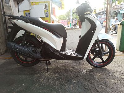 Honda SH125i 2016 SHVN ÚP Ý TRẮNG SPORT XE KENG AZ. Mua bán Xe máy tại Quận Bình Tân Tp Hồ Chí Minh được đăng bởi LÊ TRUNG VIỄN.