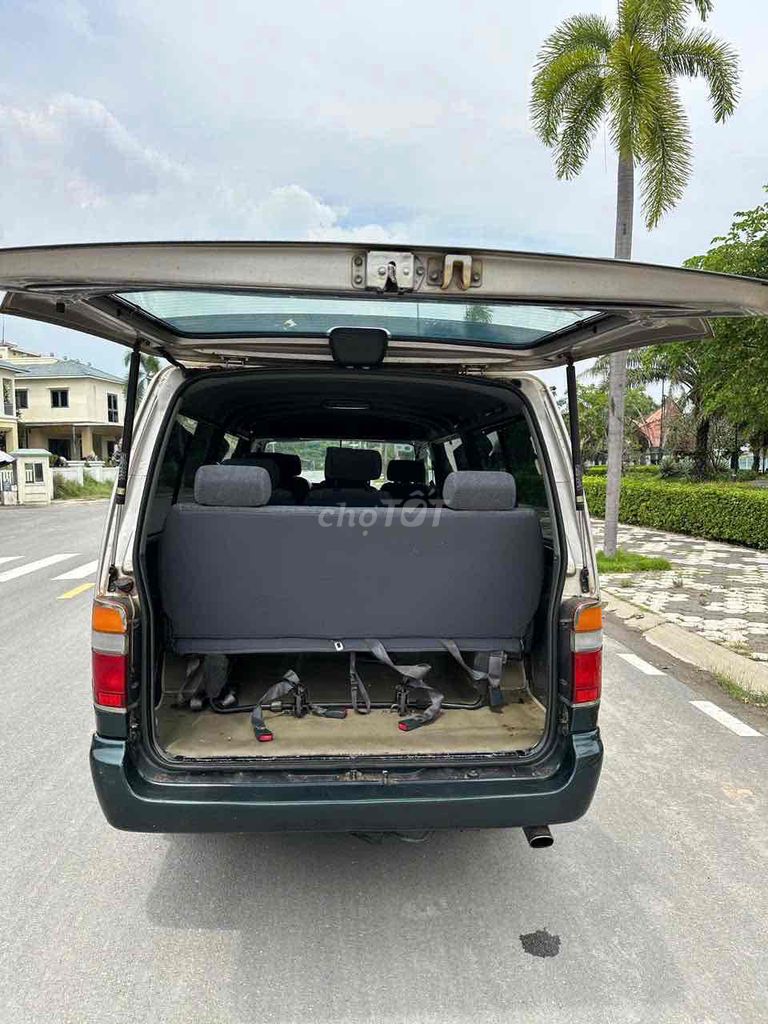 Toyota Hiace 12 chỗ đời 2004. Mua bán Ô tô tại Quận 12 Tp Hồ Chí Minh được đăng bởi A Kha hình 9