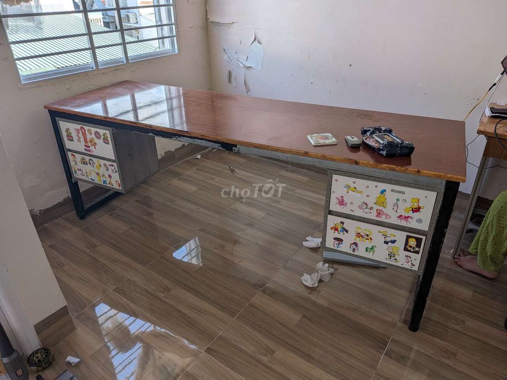 Bàn làm việc gỗ cao su 2m có hộc tủ. Mua bán Bàn ghế tại Thành phố Vũng Tàu Bà Rịa - Vũng Tàu được đăng bởi Hải hình 1