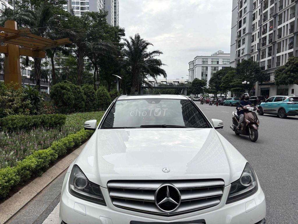 Mercedes Benz C Class 2012 C300 AMG - 90000 km. Mua bán Ô tô tại Quận Hai Bà Trưng Hà Nội được đăng bởi Bùi hiển hình 1