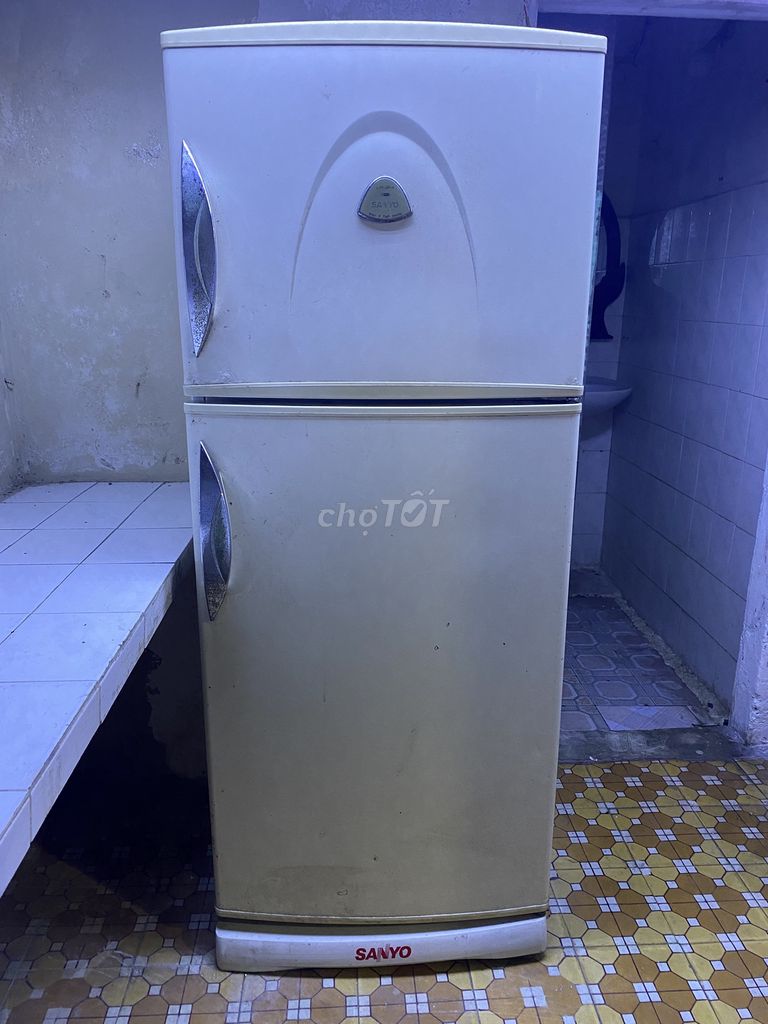 Tủ lạnh Sanyo Trắng đã sử dụng. Mua bán Tủ lạnh tại Quận Long Biên Hà Nội được đăng bởi Hiền Nguyễn hình 1