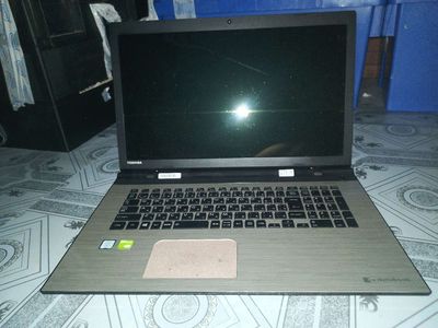 Laptop  TOSHIBA AZ67/VG (VGA 930M)
