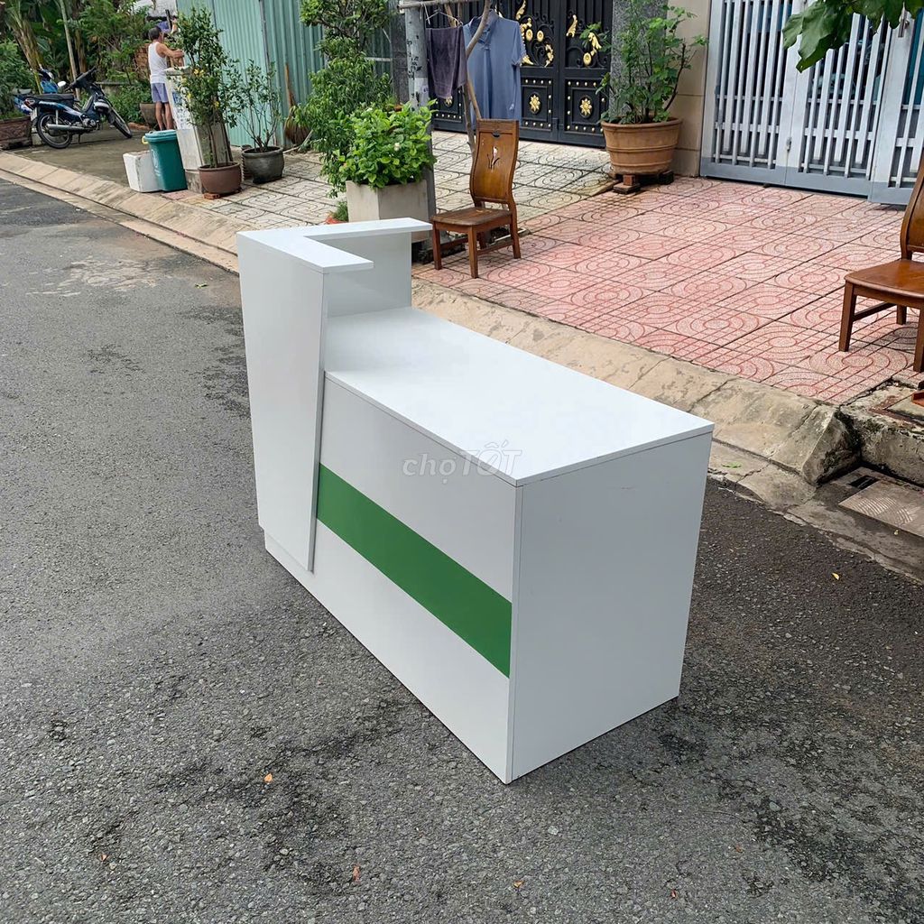 Quầy lễ tân, quầy thu ngân gỗ MDF chống ẩm 1m4. Mua bán Đồ chuyên dụng, Giống nuôi trồng tại Quận Gò Vấp Tp Hồ Chí Minh được đăng bởi Thanh lý Phú Nhàn hình 3