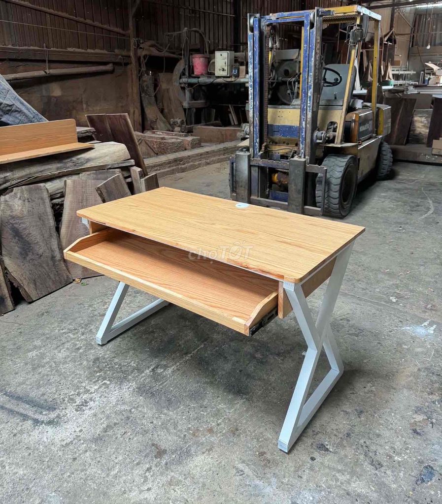 Bàn Học, Bàn Làm Việc Chân X Có Ray Kéo 1m2. Mua bán Bàn ghế tại Huyện Hóc Môn Tp Hồ Chí Minh được đăng bởi Nội Thất Bàn Ghế Giá Rẻ hình 1