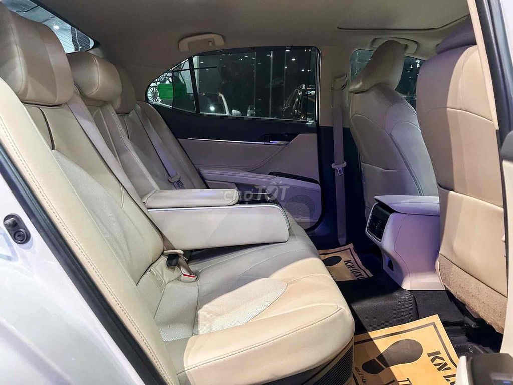 Toyota Camry 2022 2.5HV - 28000 km. Mua bán Ô tô tại Quận 7 Tp Hồ Chí Minh được đăng bởi Lê Văn Út hình 17