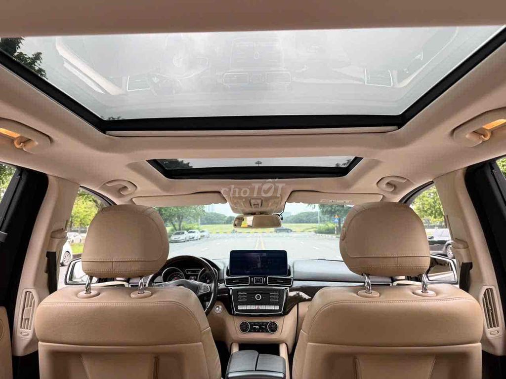 Mercedes Benz GLE 400 4Matic đen/kem 2016. Mua bán Ô tô tại Quận Long Biên Hà Nội được đăng bởi Trang Gala hình 12