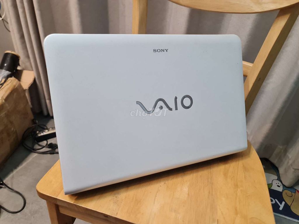 SONY VAIO COR I7 RAM 8G SSD 256G màng hình lớn