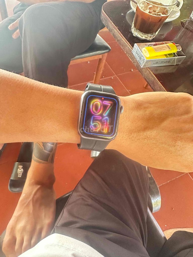 Apple Watch Series 4 41mm Đen. Mua bán Thiết bị đeo thông minh tại Huyện Krông Năng Đắk Lắk được đăng bởi Tuấn nghĩa  hình 1