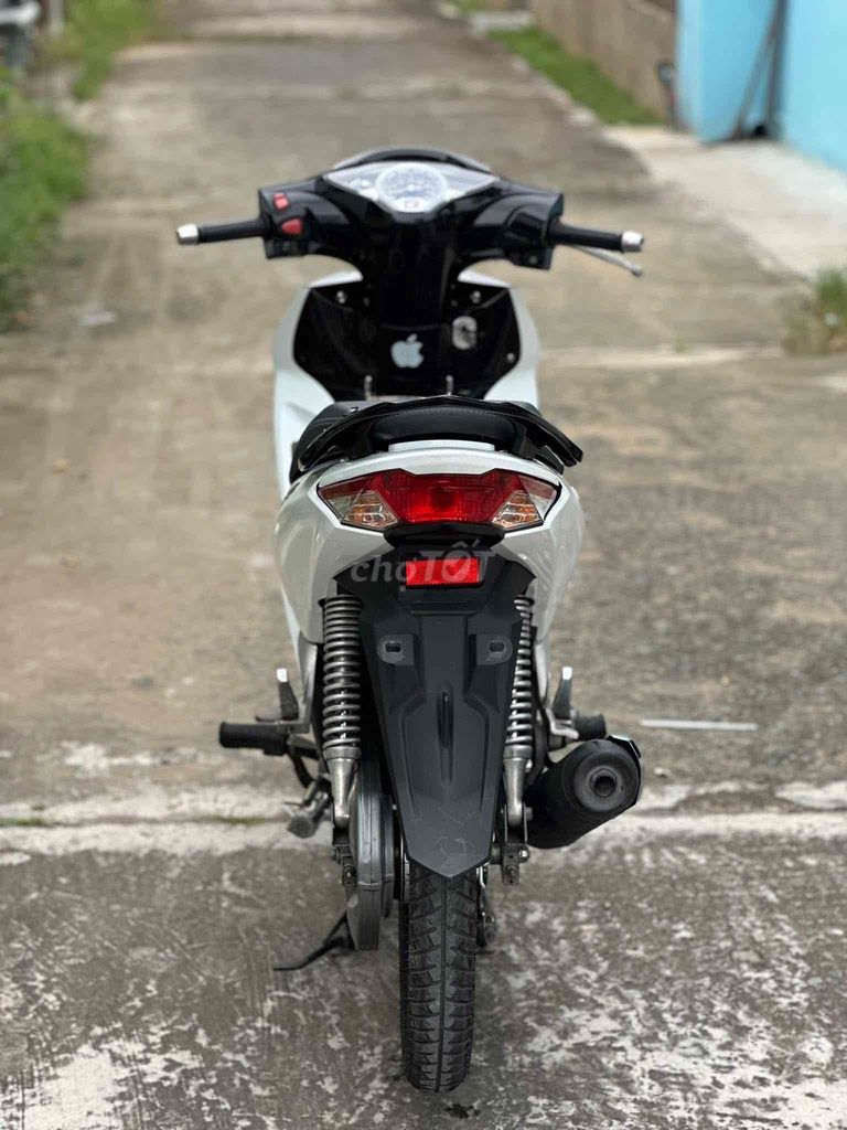 Honda Future 2022 Trắng đen 16388 km. Mua bán Xe máy tại Huyện Thạnh Phú Bến Tre được đăng bởi XE MÁY MINH TÂN hình 4