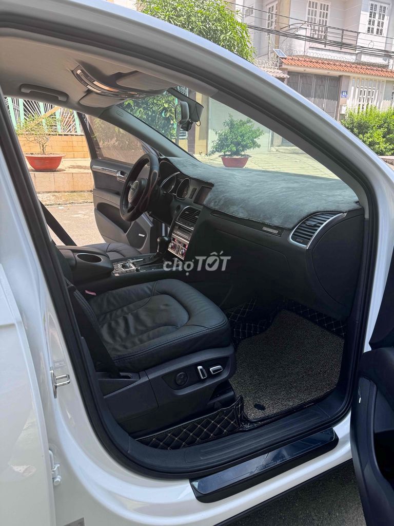 Audi Q7 2012 photo 5