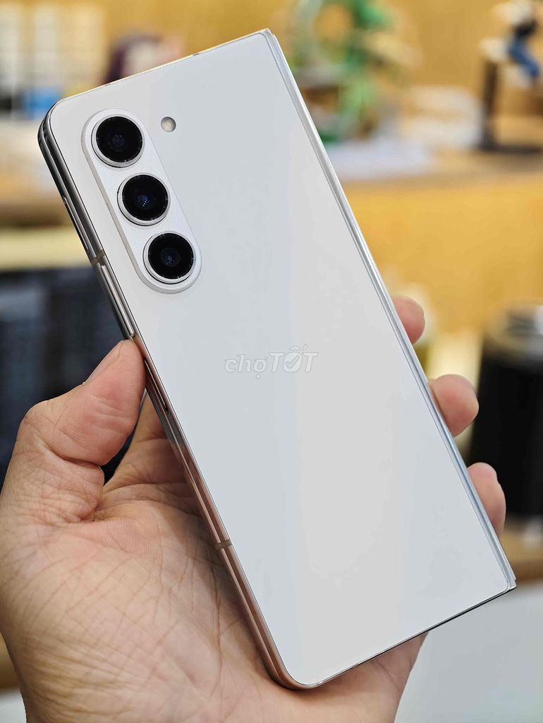Samsung Z Fold 5 256GB Trắng Đã dùng. Mua bán Điện thoại tại Quận 10 Tp Hồ Chí Minh được đăng bởi Khánh Trần hình 1