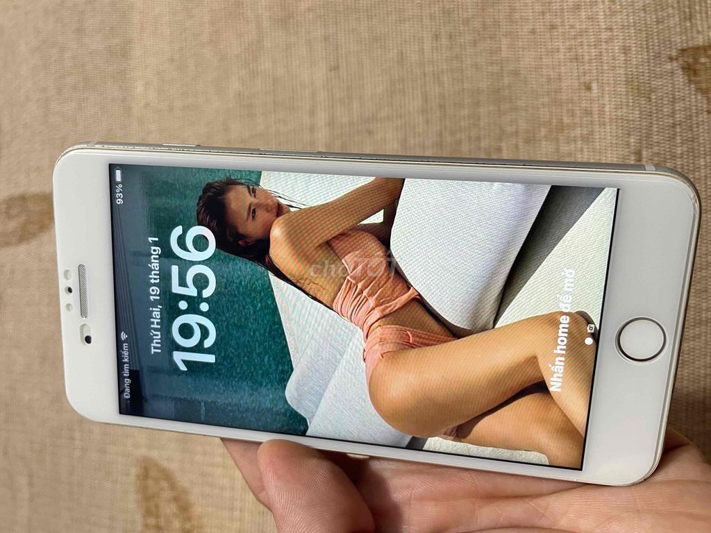 iPhone 8 Plus 64GB Vàng. Mua bán Điện thoại tại Huyện Châu Thành Bến Tre được đăng bởi Dũng  hình 1