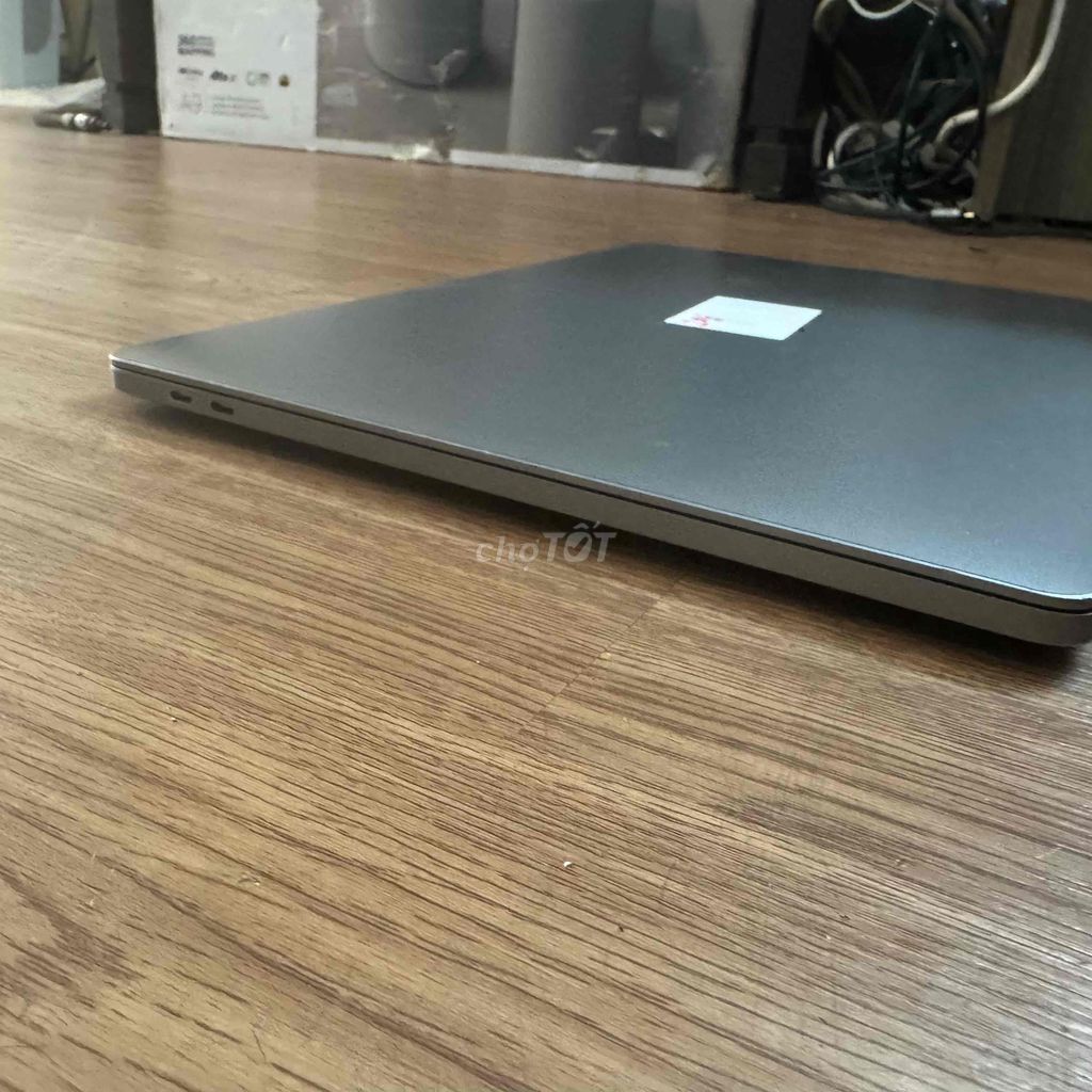 Macbook Pro Touchbar 16” 2019 i9/32g/1T bh3 tháng. Mua bán Laptop tại Quận 3 Tp Hồ Chí Minh được đăng bởi Phúc Nguyễn hình 1