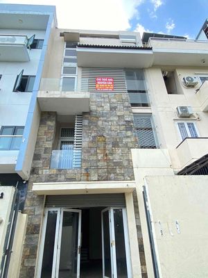 Cho thuê nhà mặt tiền kinh doanh đa ngành. Cho thuê nhà ở tại Thành phố Thủ Đức Tp Hồ Chí Minh được đăng bởi Ni