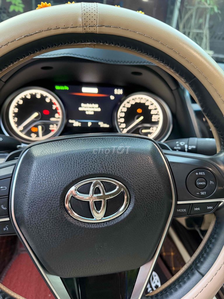 Toyota Camry 2020 2.5Q - 40000 km. Mua bán Ô tô tại Thành phố Cao Lãnh Đồng Tháp được đăng bởi Lê Sang hình 4