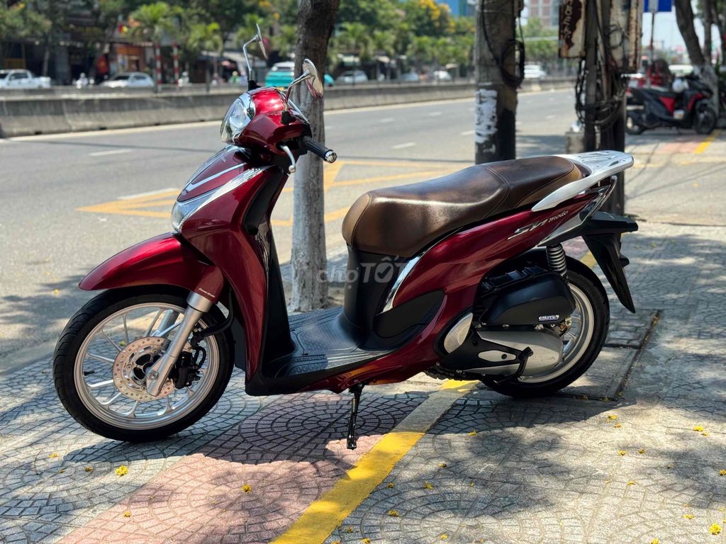 Honda SH Mode 2022 красный 13000 км