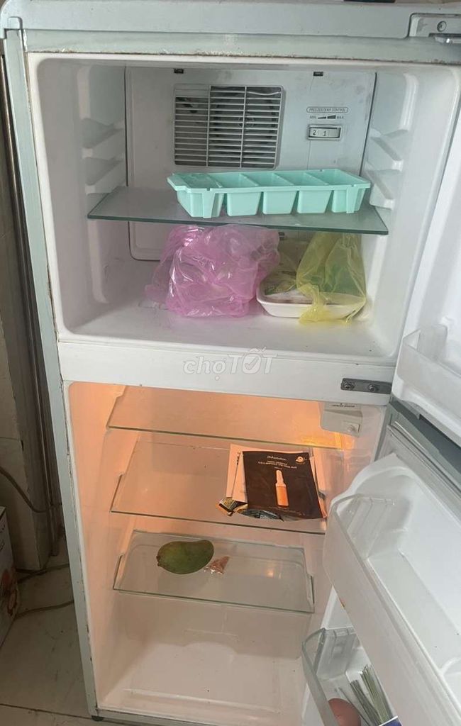 Tủ lạnh Toshiba 150 lít không bám tuyết