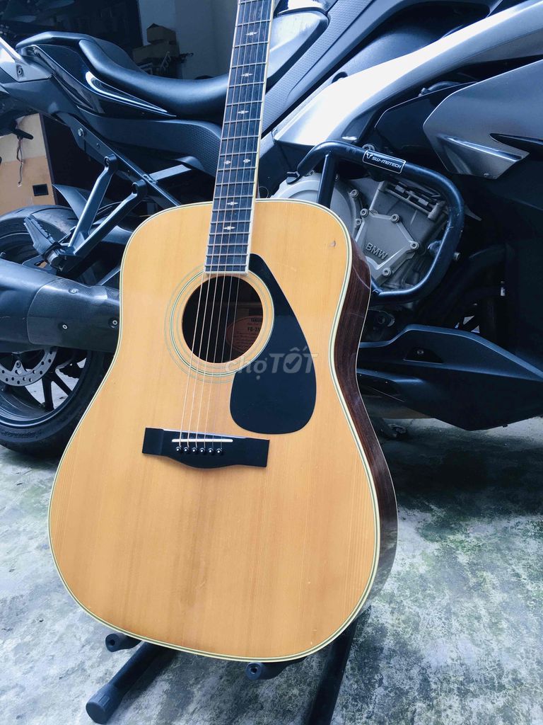 guitar acostic yamaha fg-351 b