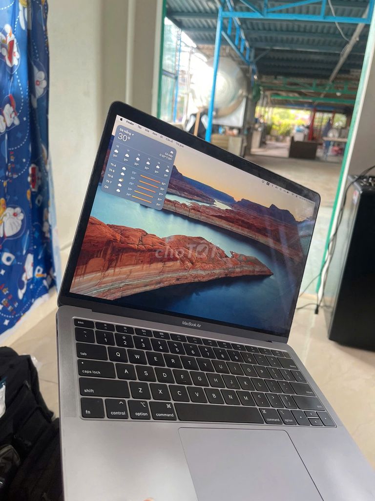Apple Macbook Air 2018 i5 8GB/256GB Tam Kỳ. Mua bán Laptop tại Thành phố Tam Kỳ Quảng Nam được đăng bởi Nguyễn hình 1