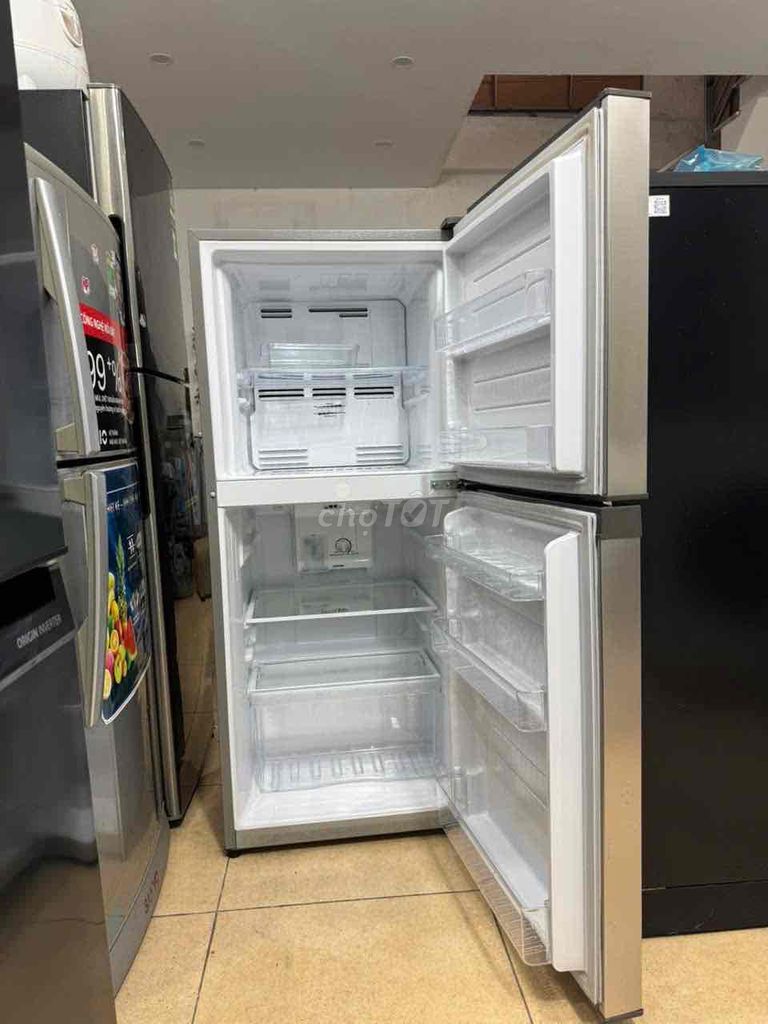 Thanh lí tủ lạnh casper 180l