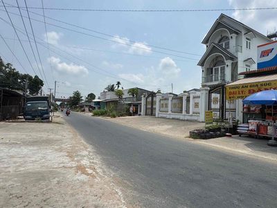 Nhà mặt tiền DT909, cách Thị trấn Long Hồ 500m, 1ty950, 128m2. Mua bán nhà ở tại Huyện Mang Thít Vĩnh Long được đăng bởi Cẩm Tú