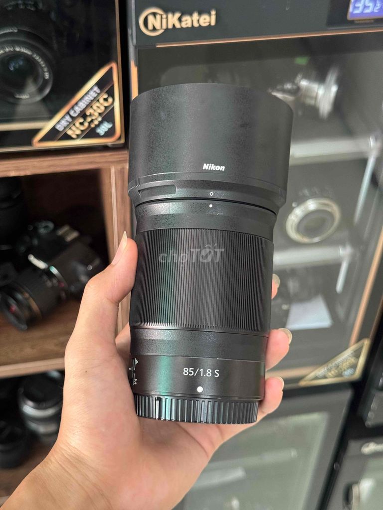 Ống kính Nikon Z 85mm f/1.8 S Đen. Mua bán Máy ảnh, Máy quay tại Quận Thanh Khê Đà Nẵng được đăng bởi Sáng Phan Văn hình 1