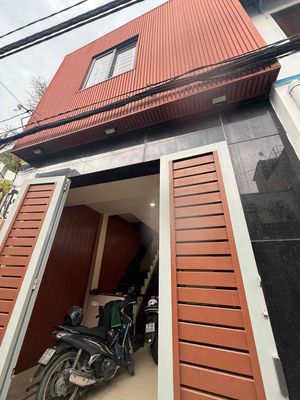 cho thuê nhà 1127 phạm văn đồng 2 tầng 2 phòng ngủ xe hơi