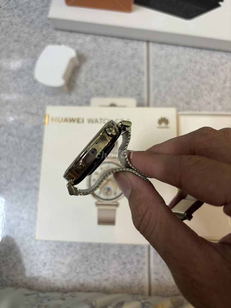 Huawei Watch GT 5 Vàng. Mua bán Thiết bị đeo thông minh tại Quận Bình Thạnh Tp Hồ Chí Minh được đăng bởi lyo hình 1