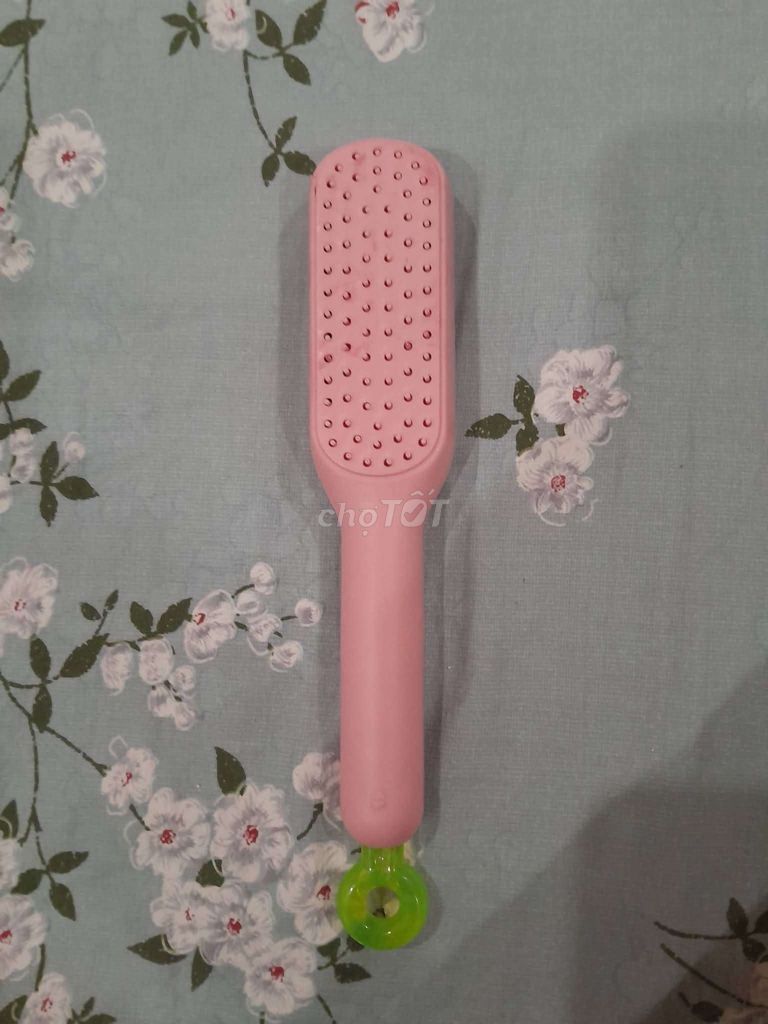 Lược chải tóc màu hồng. Mua bán Phụ kiện thời trang khác tại Huyện Hoài Đức Hà Nội được đăng bởi Duyen hình 1