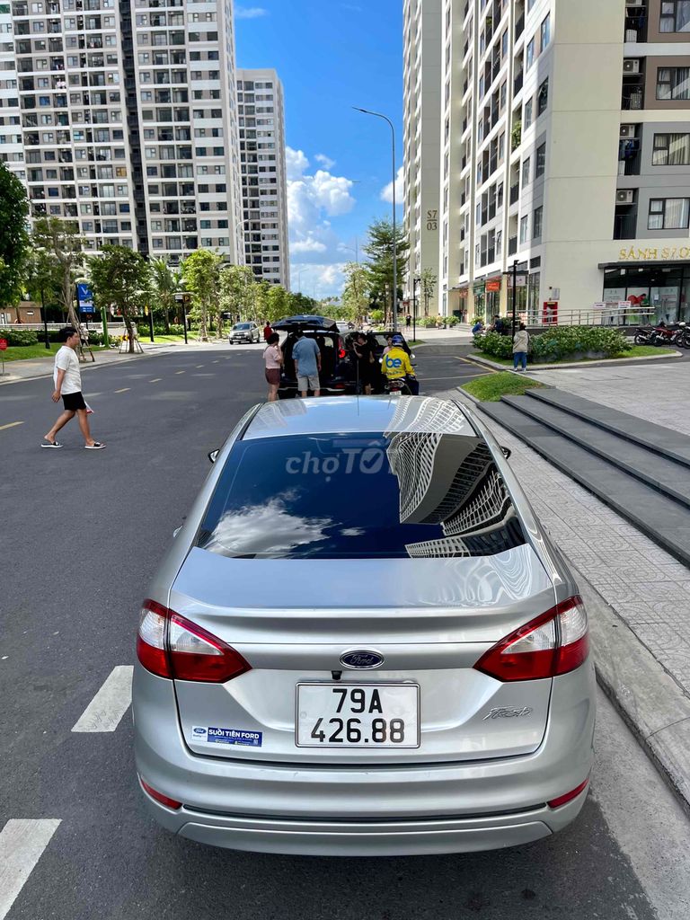 Ford Fiesta 2015 1.5 AT Titanium - 2xx Triệu