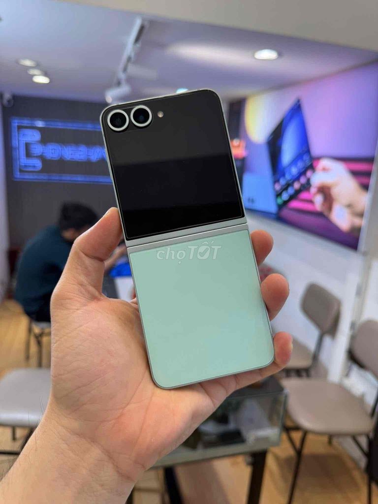 Samsung Zflip6 256GB Xanh mint. Mua bán Điện thoại tại Quận 3 Tp Hồ Chí Minh được đăng bởi 2 Hand STORE  hình 1
