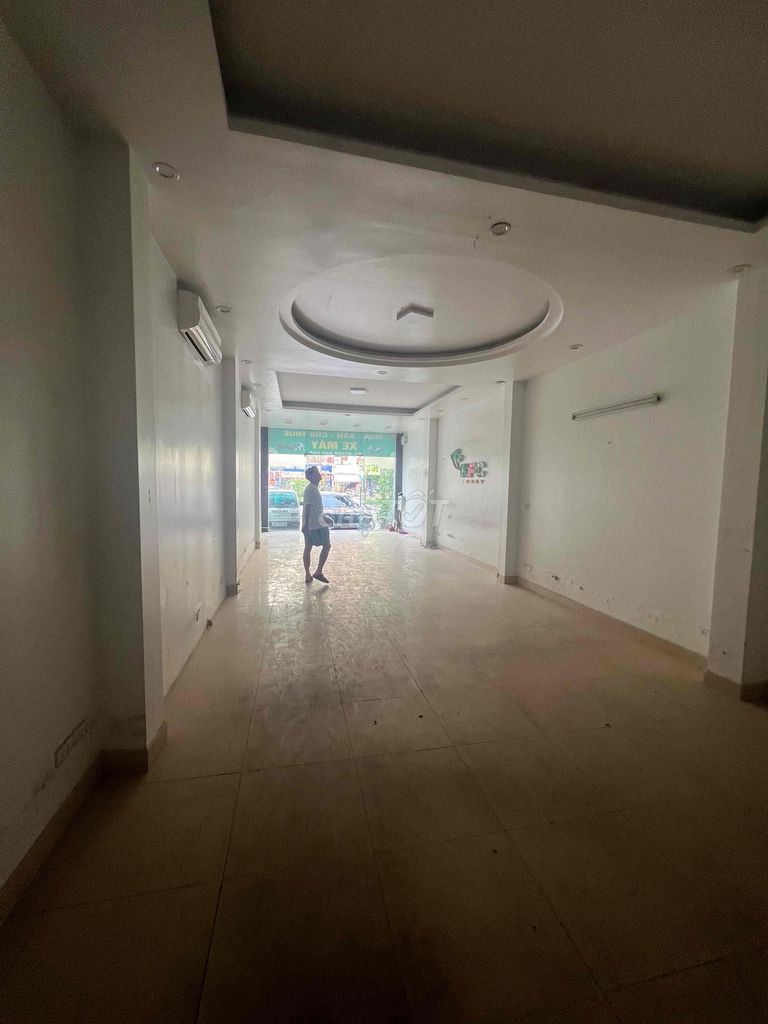 Cho thuê MBKD phố Trần Duy Hưng 100M x 3 tầng, mt 5M, giá chỉ 55tr/th. Cho thuê văn phòng, mặt bằng kinh doanh tại Quận Cầu Giấy Hà Nội được đăng bởi Văn Thuỷ MBKD hình 2
