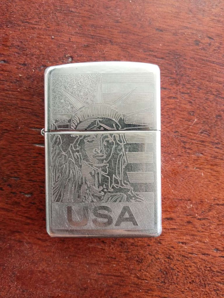 Bật lửa Zippo Bạc Kim loại. Mua bán Đồ sưu tầm, đồ cổ tại Huyện Diễn Châu Nghệ An được đăng bởi Phạm Mạnh hình 1